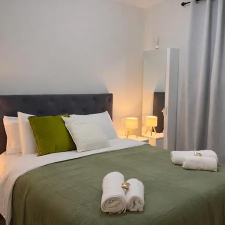 Isacar Cancajos דירה *